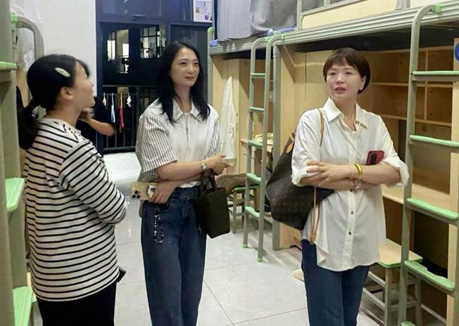 李安、赵兰(班导师)